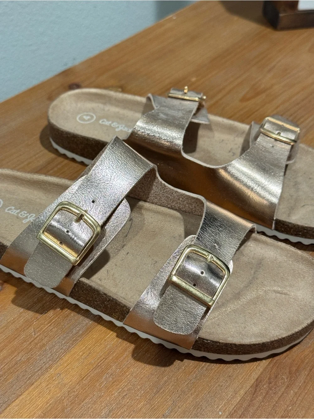 Girls Cat & Jack Sandals Size 4 Birkenstock Style Slip On Metallic